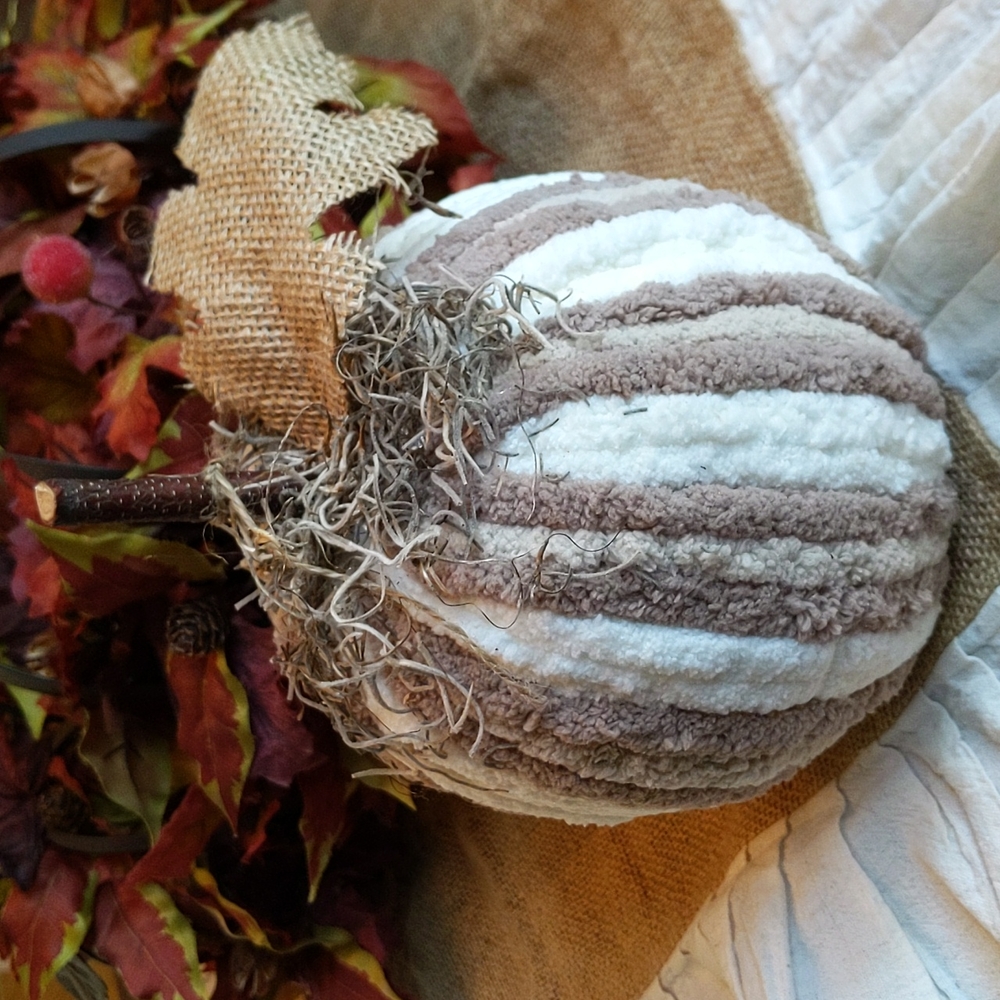 Chenille pumpkin